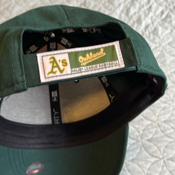 A’s hat - Picture 3 of 4